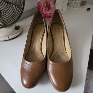 Pre-loved Naturalizer Wedge Pumps Size 7